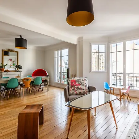 Veeve - Retro Chic In Petit Montrouge Lejlighed